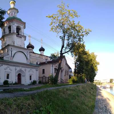 Церковь Успения Пресвятой Богородицы  с колокольней, 1750-е годы